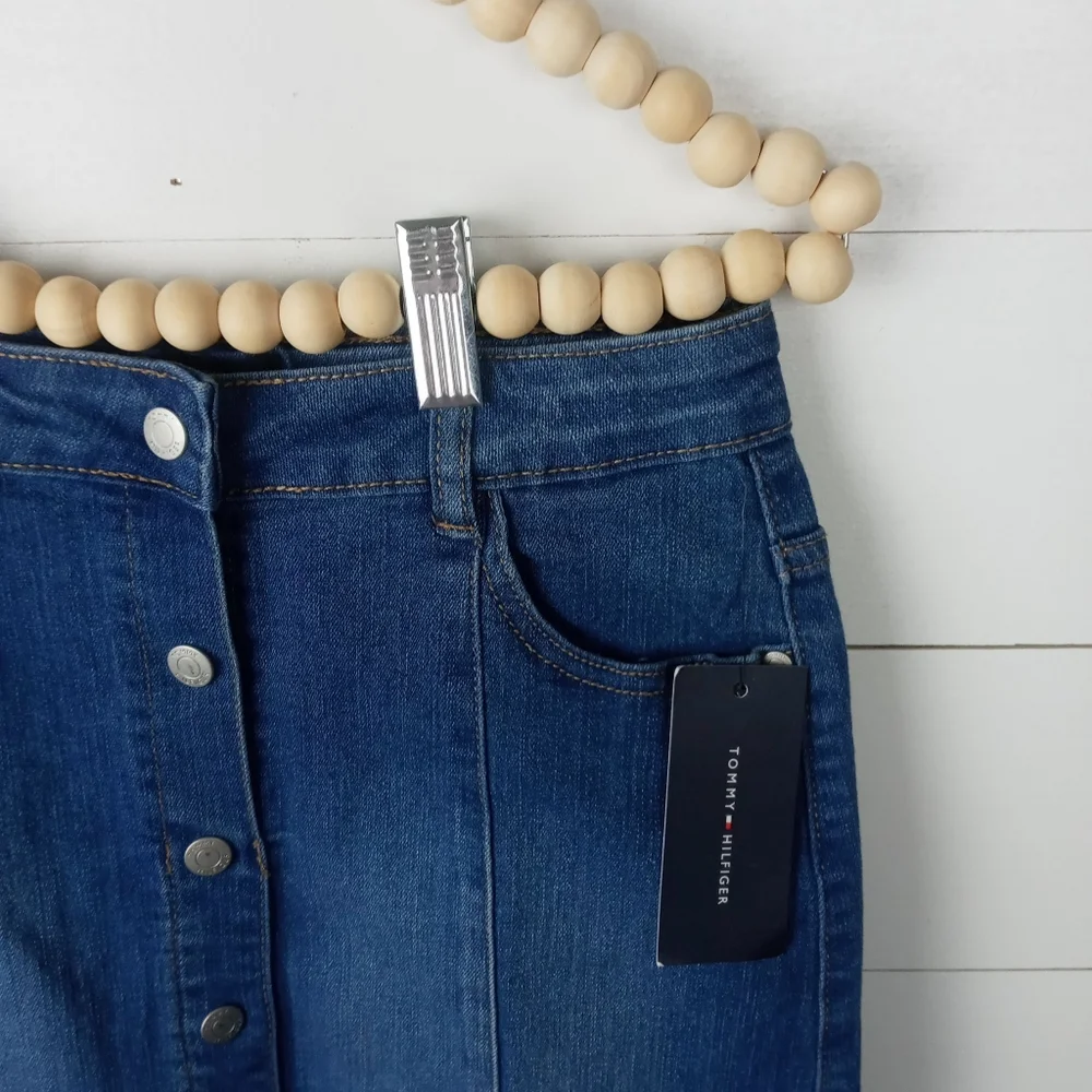 Tommy Hilfiger girls size 14 snap front straight denim jean skirt normal wash
